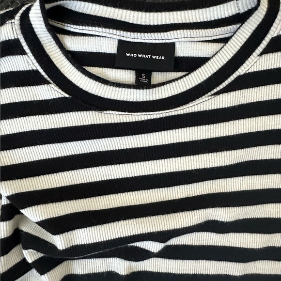 Black and White Striped Long Sleeve Maxi Dress - Picture 4 of 4